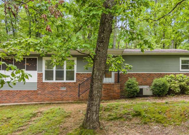 Property at 1826 Dogwood Dr, Chattanooga, TN 37406, 3 beds, 1 bath