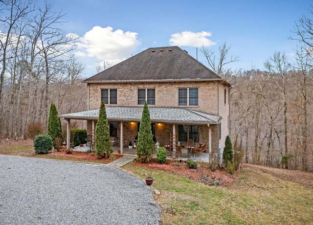 Property at 348 Witherspoon Dr, Smithville, TN 37166, 4 beds, 4 baths