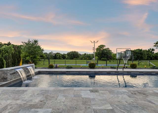 Property at 1926 Cliffview Ct, Murfreesboro, TN 37128, 4 beds, 3.5 baths