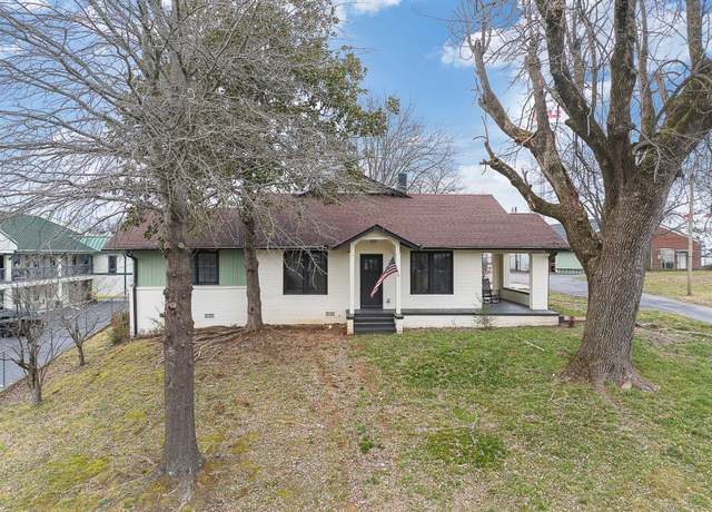 Property at 44 N Main St, Lexington, TN 38351, 3 beds, 1.5 baths