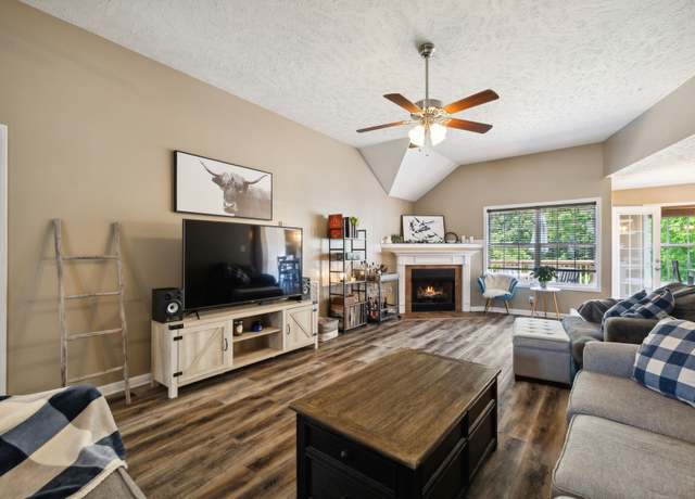Property at 1337 Mutual Dr, Clarksville, TN 37042, 3 beds, 2 baths