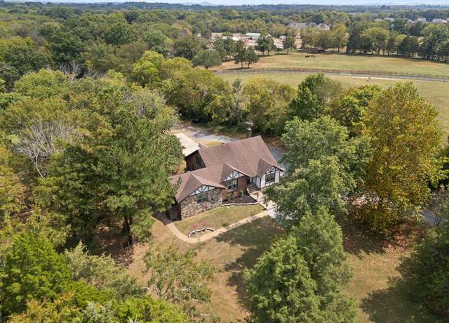 Property at 218 Oriole Dr, Lebanon, TN 37087, 3 beds, 3 baths