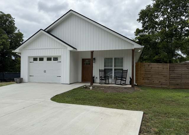 Property at 140 Shelbyville Hwy, Fayetteville, TN 37334, 3 beds, 2 baths