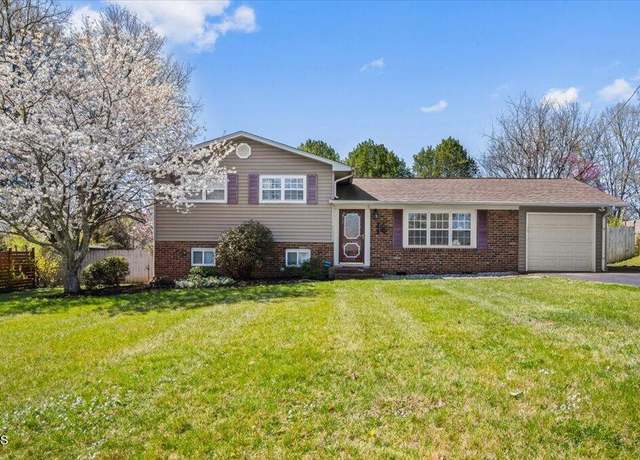 Property at 4324 Deerfield Rd, Knoxville, TN 37921, 3 beds, 2 baths