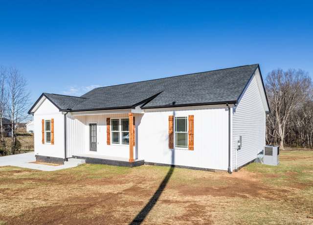Property at 424 Willow Way, Mcminnville, TN 37110, 3 beds, 2 baths