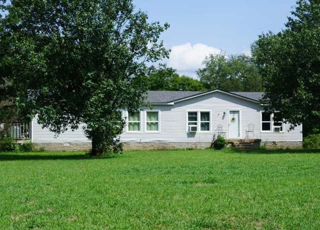 Property at 3015 Murfreesboro Rd, Lebanon, TN 37090, 3 beds, 2 baths