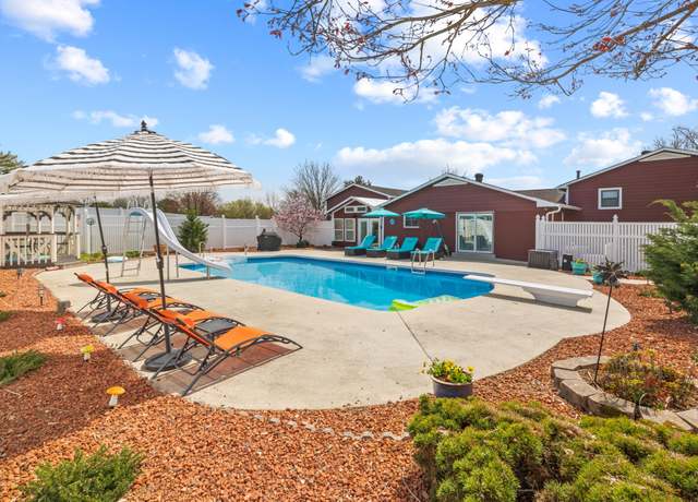 Property at 1119 Sparta Hwy, Smithville, TN 37166, 4 beds, 2.5 baths