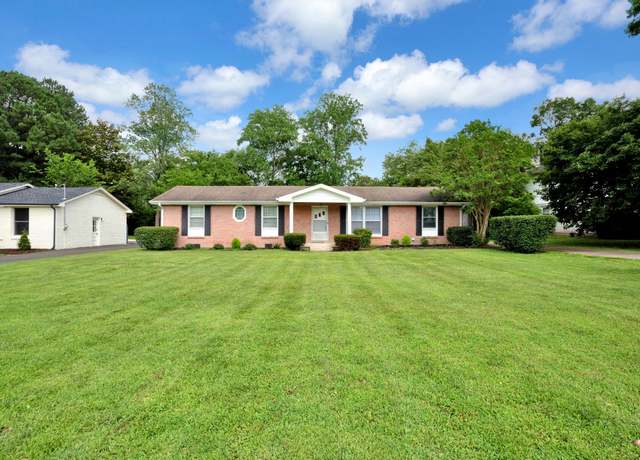 Property at 8064 Sawyer Brown Rd, Nashville, TN 37221, 3 beds, 1.5 baths