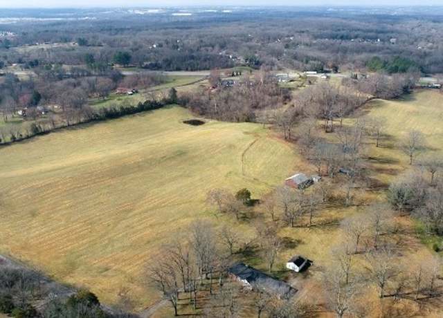 Property at 1350 Martha Leeville Rd, Lebanon, TN 37090, 4 beds, 3 baths