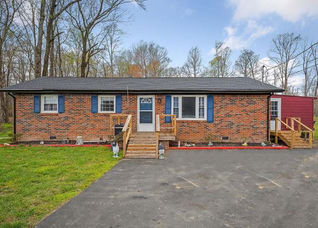 Property at 513 N Congress Blvd, Smithville, TN 37166, 3 beds, 2 baths