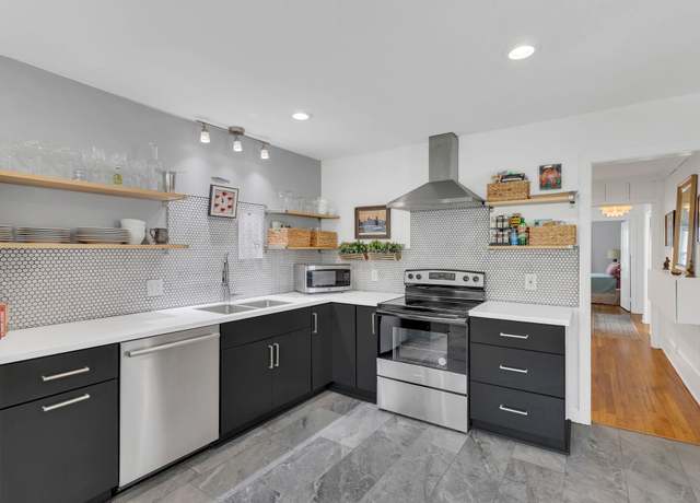 Property at 724 Dover Rd, Nashville, TN 37211, 3 beds, 2 baths