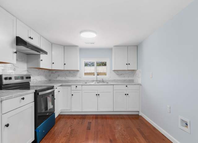 Property at 408 W Mcglothlin St, Portland, TN 37148, 2 beds, 1 bath