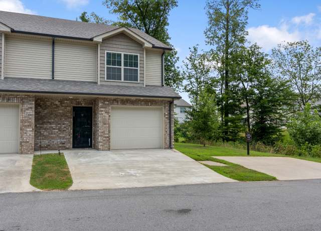 Property at 135 Country Ln #304, Clarksville, TN 37043, 3 beds, 2.5 baths