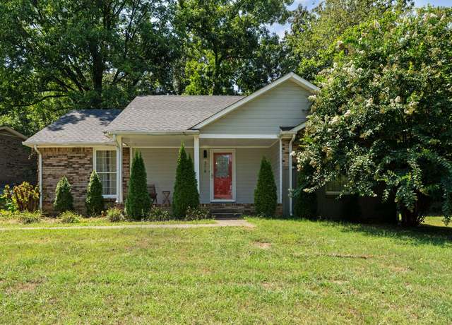 Property at 314 Southern Dr, Clarksville, TN 37042, 3 beds, 2 baths