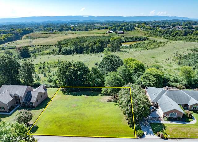 Property at 820 Royal View Dr, Maryville, TN 37801