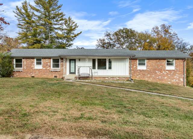Property at 913 Branch Rd, Clarksville, TN 37043, 3 beds, 2 baths