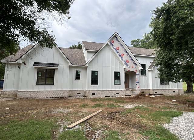 Property at 112 Stoneybrook Rd N, Columbia, TN 38401, 3 beds, 3.5 baths