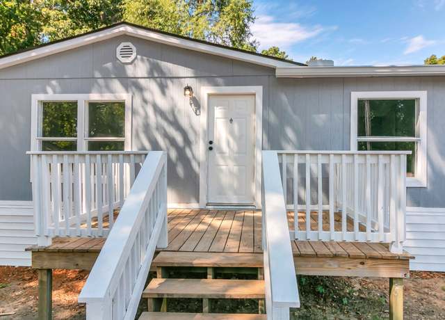 Property at 326 Highway 232, Dover, TN 37058, 5 beds, 3 baths