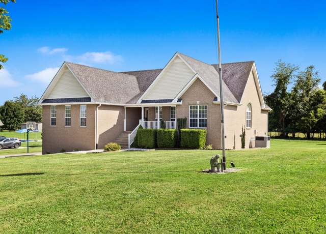 Property at 1014 Somerville Dr, Cottontown, TN 37048, 3 beds, 2 baths