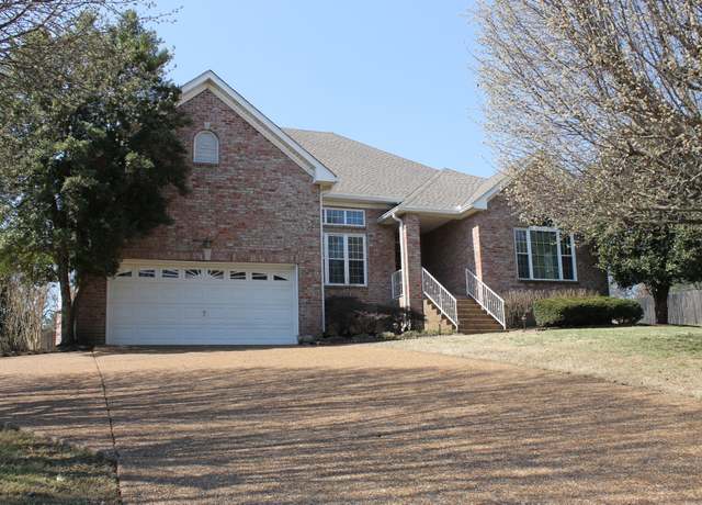 Property at 816 Loretta Dr, Goodlettsville, TN 37072, 4 beds, 3.5 baths