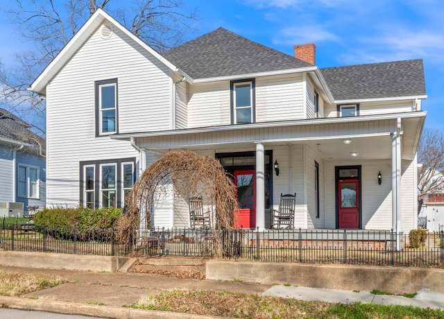 Property at 301 W College St, Dickson, TN 37055, 6 beds, 1.5 baths