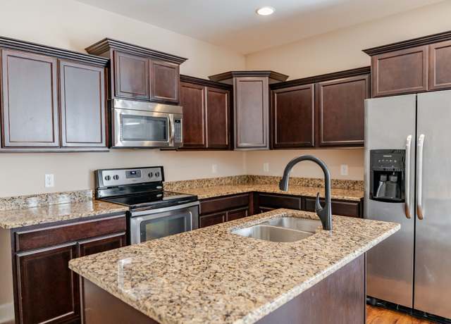 Property at 2568 Val Marie Dr, Madison, TN 37115, 3 beds, 2.5 baths