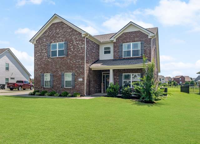 Property at 5030 General Yeager Dr, Murfreesboro, TN 37129, 4 beds, 3 baths