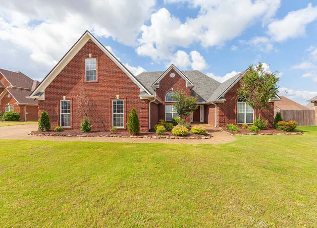 Property at 315 Short Leaf Dr, Medina, TN 38355, 5 beds, 3 baths