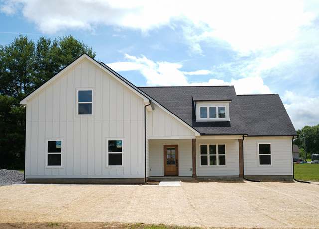 Property at 825A College St, Portland, TN 37148, 3 beds, 2 baths