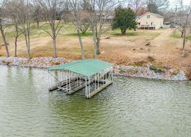 Property at 135 Bay Dr, Hendersonville, TN 37075, 3 beds, 3 baths