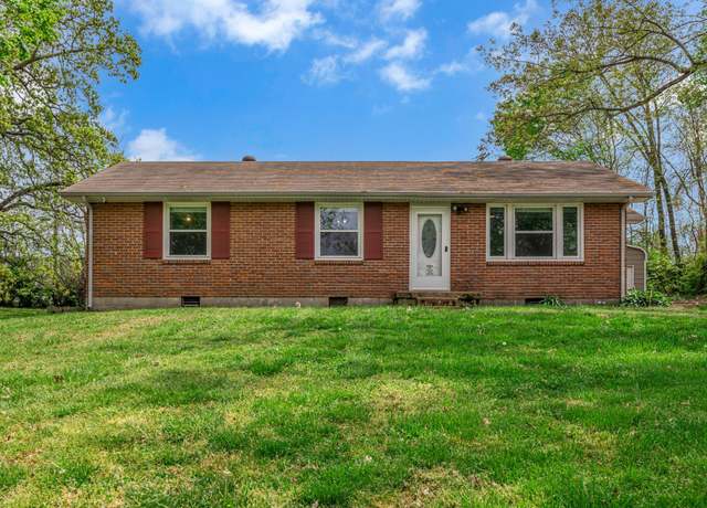 Property at 2523 Timberwood Dr, Clarksville, TN 37040, 3 beds, 2 baths