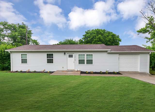 Property at 606 W 4th St, Columbia, TN 38401, 3 beds, 2 baths