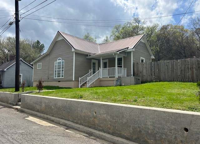 Property at 126 Brookside Dr, Fayetteville, TN 37334, 3 beds, 2 baths