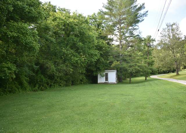 Property at 11 Maple St E, Lancaster, TN 38569