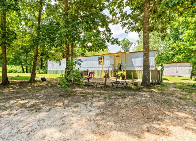 Property at 341 Mount View Dr, Hohenwald, TN 38462, 3 beds, 1 bath