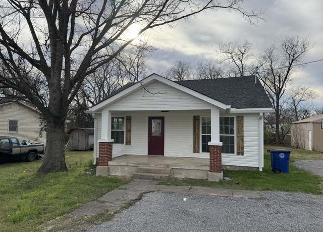 Property at 639 Deery St, Shelbyville, TN 37160, 3 beds, 1 bath