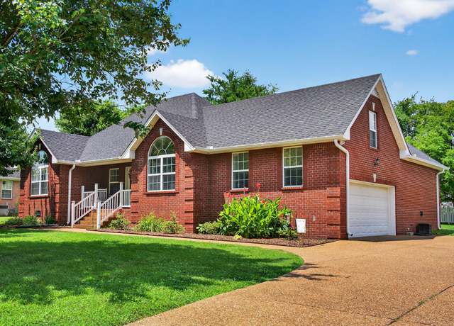Property at 102 Grassmere Ct, Portland, TN 37148, 3 beds, 2 baths