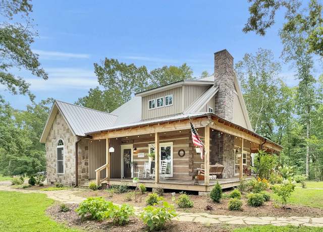Property at 304 Moore Link Rd, Portland, TN 37148, 3 beds, 2.5 baths