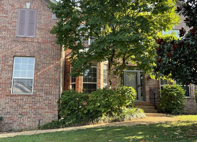 Property at 8169 Londonberry Rd, Nashville, TN 37221, 4 beds, 2.5 baths