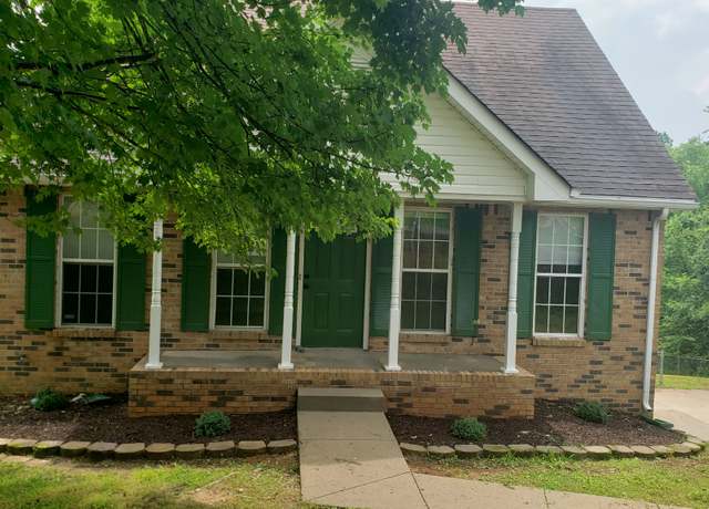 Property at 570 Barney Ln, Clarksville, TN 37042, 3 beds, 2 baths