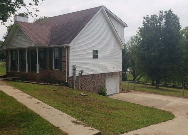 Property at 570 Barney Ln, Clarksville, TN 37042, 3 beds, 2 baths