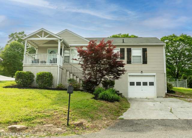 Property at 410 Hickory St, Clinton, TN 37716, 3 beds, 2 baths