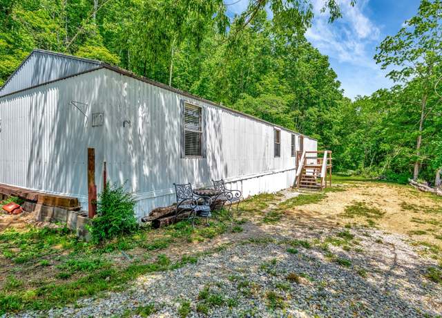 Property at 424 Bear Creek Trl, Centerville, TN 37033, 2 beds, 1 bath