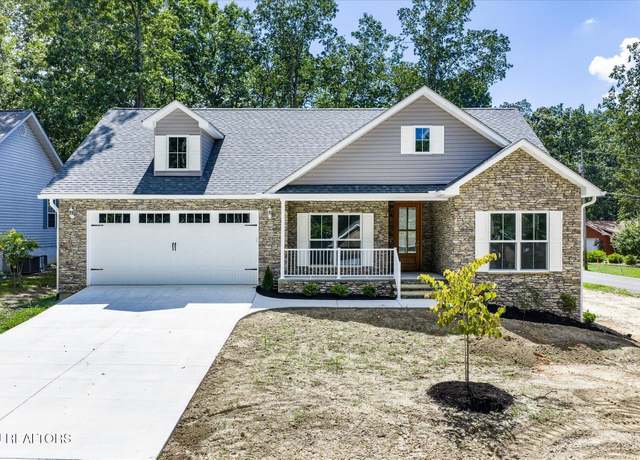 Property at 145 Lakeside Dr, Crossville, TN 38558, 3 beds, 2.5 baths