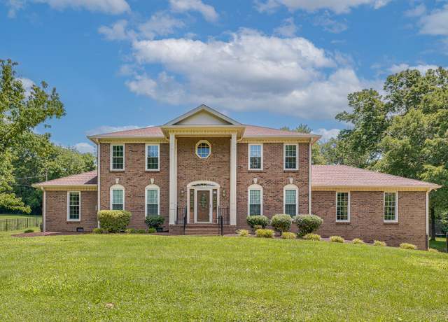 Property at 806 Steeplechase Dr, Brentwood, TN 37027, 4 beds, 3 baths