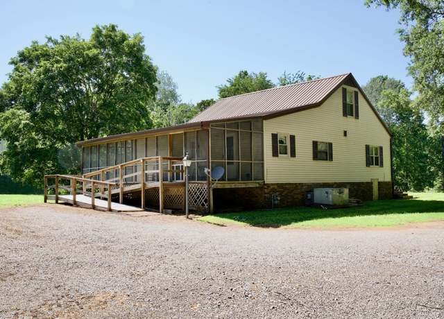 Property at 320 Marsh Dr, Sparta, TN 38583, 3 beds, 1.5 baths