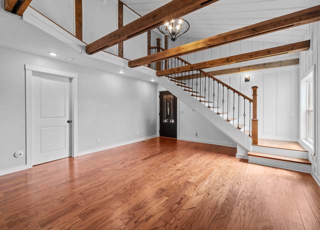 Property at 2713 Nashville Hwy, Mcminnville, TN 37110, 5 beds, 3.5 baths