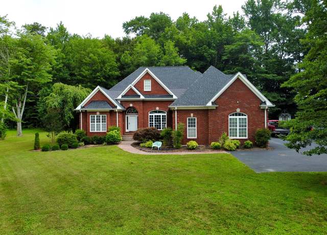 Property at 315 Froedge Dr, Lafayette, TN 37083, 4 beds, 3.5 baths