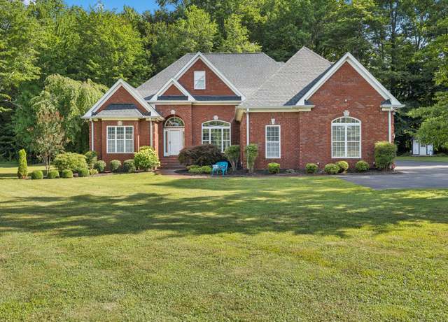 Property at 315 Froedge Dr, Lafayette, TN 37083, 4 beds, 3.5 baths