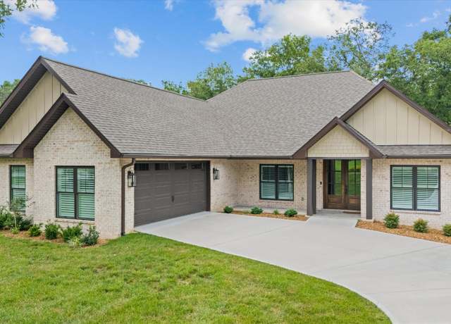 Property at 230 Tomlon Rd, Crossville, TN 38555, 3 beds, 2 baths
